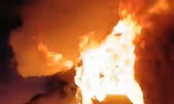 Bursa'da hareket halindeki otomobil alev aldı