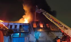 Bursa'da iş yeri yangını: Alevler çevredeki işletmelere sıçradı