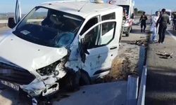 2 araç çarpıştı: 2 yaralı