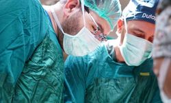 Bilecik’te ilk defa karın zarı açılmadan ’Rahim Koruyucu Sakrokolpopeksi’ ameliyatı yapıldı