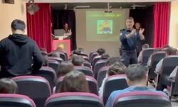 Eceabat’da emniyet ekiplerince öğrenciler bilgilendirildi