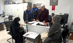 Kartepe’de zabıta ekiplerinin bulduğu cüzdan sahibine teslim edildi