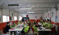 Minikler, bilimin renkli dünyasına adım attı