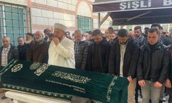 Şişli’de otomobilin kaldırıma çıkarak yayaların arasına daldığı kazada ölen kişi son yolculuğuna uğurlandı