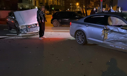 İnegöl'de yine o kavşakta kaza