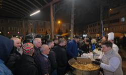 İnegöl Belediyesi’nden Regaip Kandilinde Helva İkramı