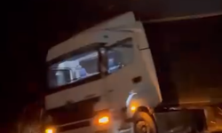 İnegöl'de tır ile çarpıştı! Facia ucuz atlatıldı