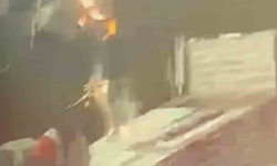 Yük İndirirken Yıldırım Çarptı: Korku Dolu Anlar Kamerada