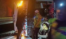 Yolcu otobüsü devrildi: 3 yaralı