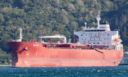 Türk petrol gemisi Afrika açıklarında batıyor!