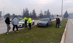 İnegöl'de gençlerin drifti refüjde bitti