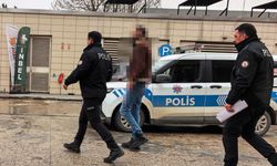 İnegöl polisi O.Ç.'yi suçüstü yakaladı
