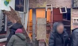 Bursa'da kahvehanenin duvarları parçalansa da oyunlarına devam ettiler