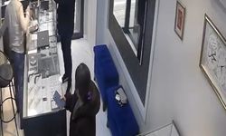 Bursa’da Akıllara Durgunluk Veren Soygun Girişimi Kamerada