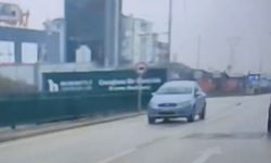 Bursa'da ters yöne giren otomobil yürekleri ağza getirdi