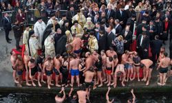 Haliç'te denizden haç çıkarma töreni gerçekleştirildi