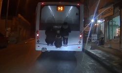 Otobüsün arkasında ölümle dans