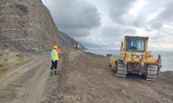 Tekirdağ'da heyelan: Yol kapatıldı