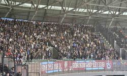 Trabzonspor taraftarı, Kocaeli'de takımını yalnız bırakmadı