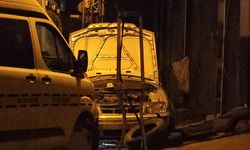 Isınmak için arabaya girdi araç yanınca feci şekilde can verdi