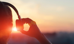 Beynimiz neden bir şarkıya takılır kalır?