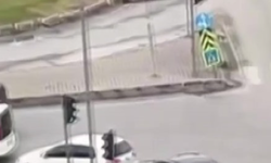 Adana'da boşanma aşamasındaki karısını aracına çarpıp darbeden şüpheli kamerada