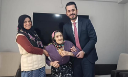 Bursa'da 121 yaşındaki Saadet teyzenin Recep Tayyip Erdoğan isteği yerine getirildi