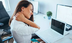 Yanlış duruş boyun sağlığını tehdit ediyor