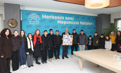 Badırgalı çocuklar el emeklerini Başkan Şadi Özdemir’e hediye etti