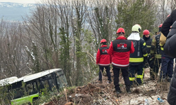 Kartepe dönüşü facia: Otobüs şarampole yuvarlandı