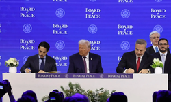 Trump dikkatle izlemişti! Hakan Fidan, zirveye damga vuran kalem detayını açıkladı