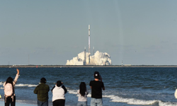 Jeff Bezos, uzaya binlerce uyduluk ağ kuracak