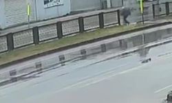 Otomobilin çarpması ile savrulan yaşlı adam hayatını kaybetti