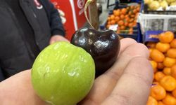 3 adet erik 750 TL, 5 adet kiraz bin TL