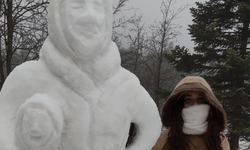 Uludağ’da kardan heykel sanat eserini aratmadı