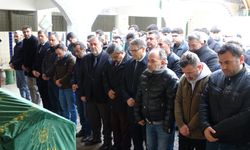 Bursa'da 17 yaşında hayatını kaybeden genç kız gözyaşlarıyla defnedildi