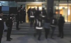 Bursa merkezli 3 ilde 700 polisle şafak operasyonu