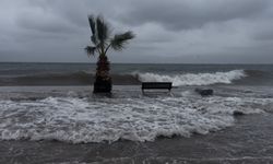 Bursa’da denizle kara birleşti, sokaklar göle döndü