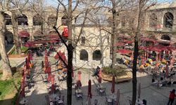 Bursa Koza Han'da masalar geri döndü, vatandaş yeniden tarihle buluştu