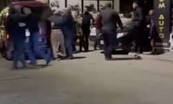 Bursa'da mahallede aileler arası kavga bir anda büyüdü