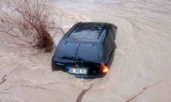 Dereye sürüklenen araç ertesi gün ortaya çıktı