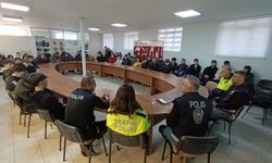 Karasu'da lise öğrencilerine polislik mesleği anlatıldı