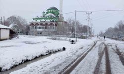 Malkara beyaza büründü : Kar yağışı etkili oluyor