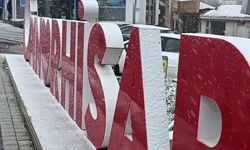 Pınarhisar'da gece fırtınası ilçeyi beyaza bürüdü