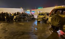 Sakarya’da 16 aracın karıştığı zincirleme kazada 4’ü ağır 13 yaralı