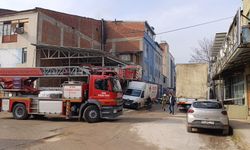 Bursa İnegöl'de yangın paniği! İtfaiye sokağa giremedi