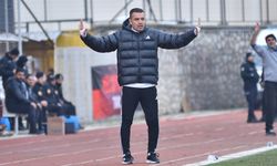 İsmail Güldüren: "Önce zeminle, sonra hakemle mücadele ediyoruz"