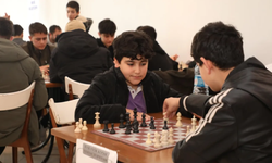 İnegöl'de Spor Festivalinde satranç müsabakaları nefes kesti