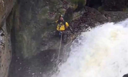 Bursa Orhangazi'de yağmur ve kar sularıyla coşan kanyondan kurtuldu