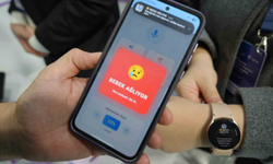 Lise öğrencileri işitme engelli anneler için hayat kolaylaştıran uygulama geliştirdi